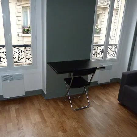 17e Studio Dulong * Parigi