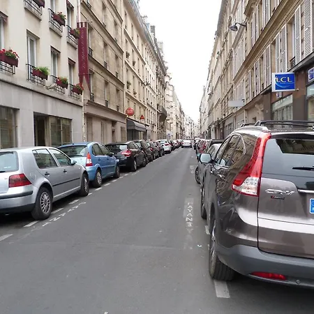 17e Studio Dulong * Parigi